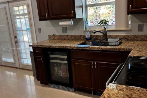 Купить виллу или дом в Холливуд, Флорида 3 спальни, 117.15м2, № 1964858 - фото 12