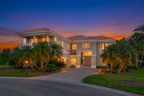 House in Bradenton, Florida 5 bedrooms, 491.27 sq.m. № 2100113