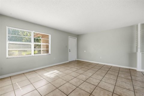 Condo in Orlando, Florida, 2 bedrooms № 2207170 - photo 8