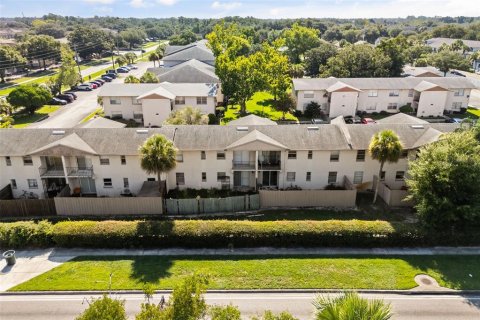 Condo in Orlando, Florida, 2 bedrooms № 2207170 - photo 2