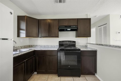 Condo in Orlando, Florida, 2 bedrooms № 2207170 - photo 16