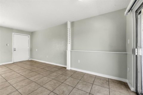 Condo in Orlando, Florida, 2 bedrooms № 2207170 - photo 11