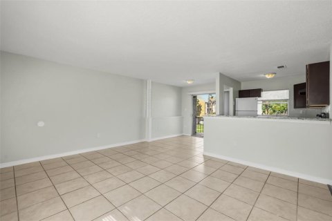 Condo in Orlando, Florida, 2 bedrooms № 2207170 - photo 14