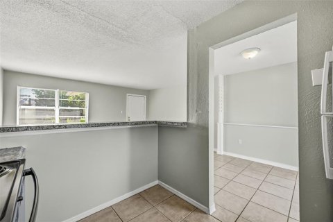 Condo in Orlando, Florida, 2 bedrooms № 2207170 - photo 13