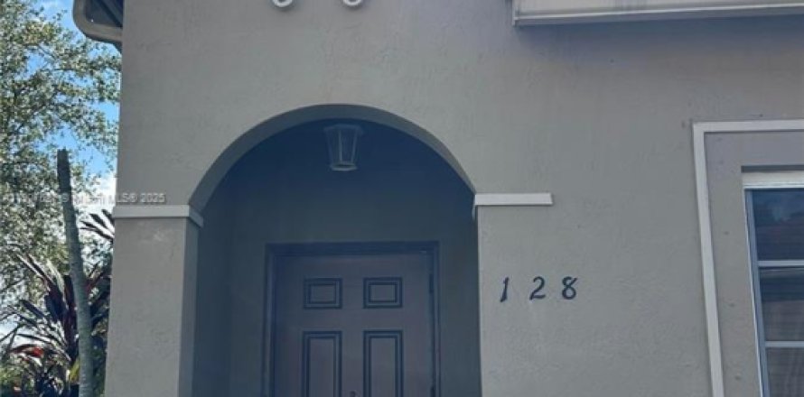 Villa ou maison à Miami Gardens, Floride 3 chambres, 128.02 m2 № 1965065