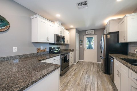 House in Flagler Beach, Florida 3 bedrooms, 148.64 sq.m. № 2221255 - photo 3