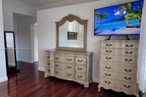 Villa ou maison à louer à Hollywood, Floride: 4 chambres, 213.68 m2 № 2067485 - photo 24