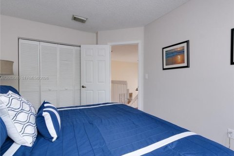 Villa ou maison à louer à Hollywood, Floride: 4 chambres, 213.68 m2 № 2067485 - photo 28