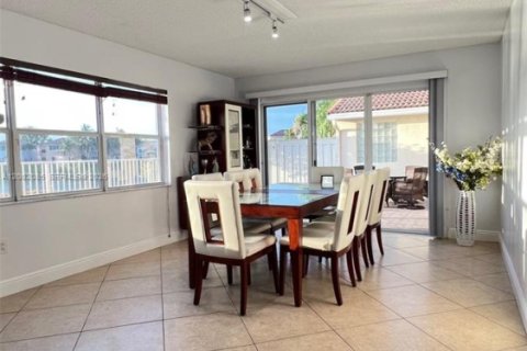 Villa ou maison à louer à Hollywood, Floride: 4 chambres, 213.68 m2 № 2067485 - photo 21