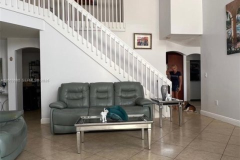 Villa ou maison à louer à Hollywood, Floride: 4 chambres, 213.68 m2 № 2067485 - photo 18