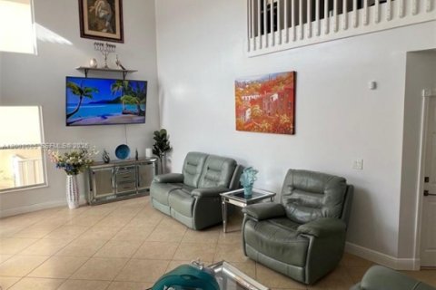 Villa ou maison à louer à Hollywood, Floride: 4 chambres, 213.68 m2 № 2067485 - photo 14