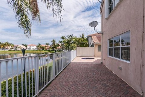 Villa ou maison à louer à Hollywood, Floride: 4 chambres, 213.68 m2 № 2067485 - photo 8