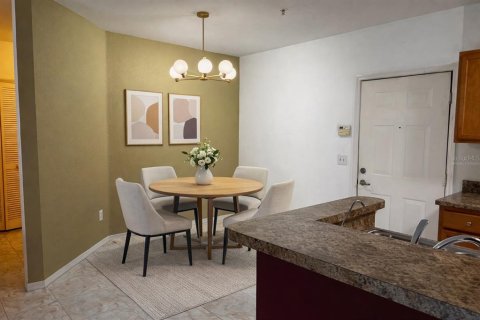 Condo in Orlando, Florida, 2 bedrooms  № 2222062 - photo 8