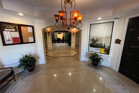 Condo in Orlando, Florida, 2 bedrooms  № 2222062 - photo 29