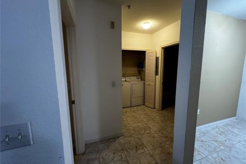 Condo in Orlando, Florida, 2 bedrooms  № 2222062 - photo 23
