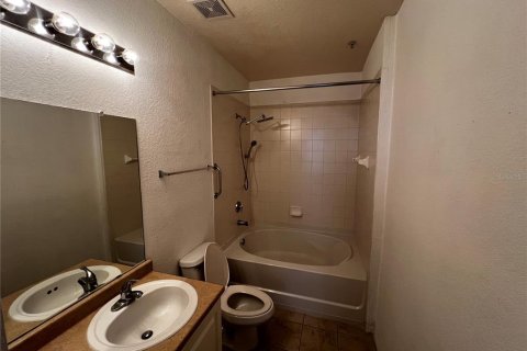 Condo in Orlando, Florida, 2 bedrooms  № 2222062 - photo 18