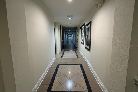 Condo in Orlando, Florida, 2 bedrooms  № 2222062 - photo 30