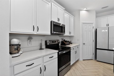 House in Groveland, Florida 5 bedrooms, 297.66 sq.m. № 2117745 - photo 8