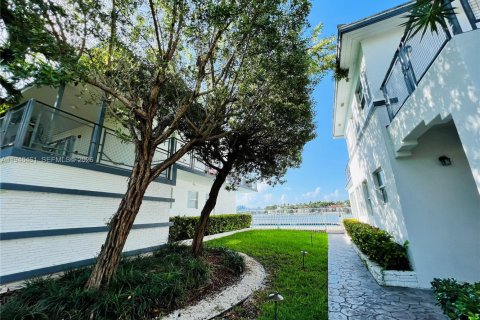 Apartment in Miami Beach, Florida 1 bedroom, 74.32 sq.m. № 2002777 - photo 3