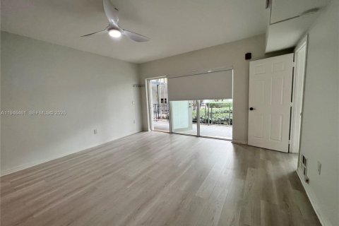 Apartment in Miami Beach, Florida 1 bedroom, 74.32 sq.m. № 2002777 - photo 10