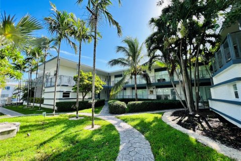 Apartment in Miami Beach, Florida 1 bedroom, 74.32 sq.m. № 2002777 - photo 2