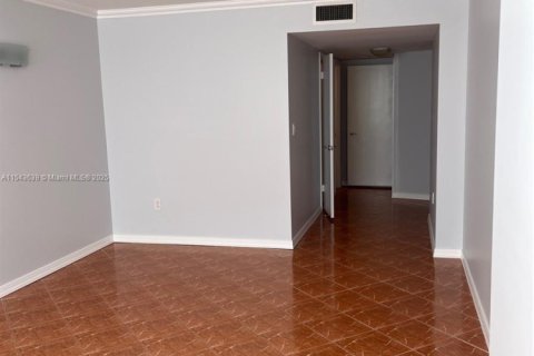 Condominio en venta en Aventura, Florida, 1 dormitorio, 99.03 m2 № 2077071 - foto 13
