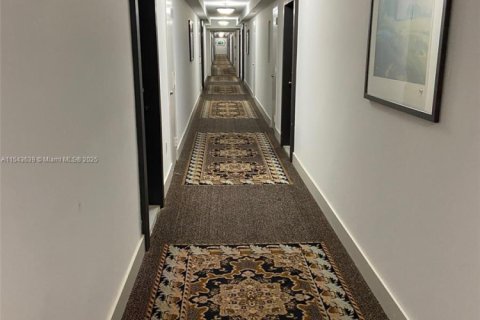 Condominio en Aventura, Florida, 1 dormitorio  № 2077071