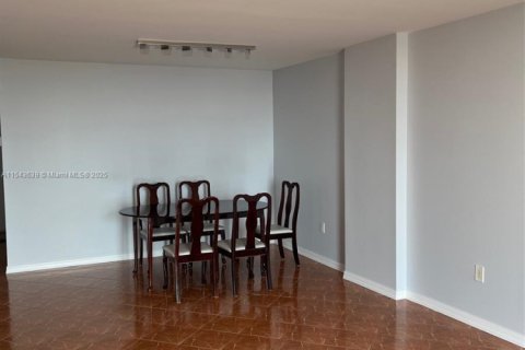 Condominio en venta en Aventura, Florida, 1 dormitorio, 99.03 m2 № 2077071 - foto 7