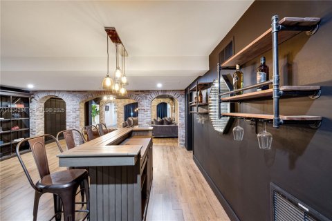 House in Coral Gables, Florida 5 bedrooms, 644.56 sq.m. № 2035819 - photo 17