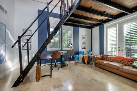 House in Coral Gables, Florida 5 bedrooms, 644.56 sq.m. № 2035819 - photo 8