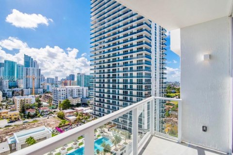 Condominio en venta en Miami, Florida, 1 dormitorio, 73.49 m2 № 2011465 - foto 2