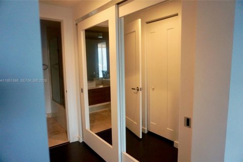 Condominio en venta en Miami, Florida, 1 dormitorio, 73.49 m2 № 2011465 - foto 9