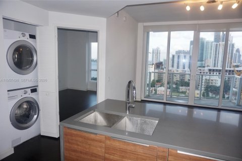 Condominio en venta en Miami, Florida, 1 dormitorio, 73.49 m2 № 2011465 - foto 10