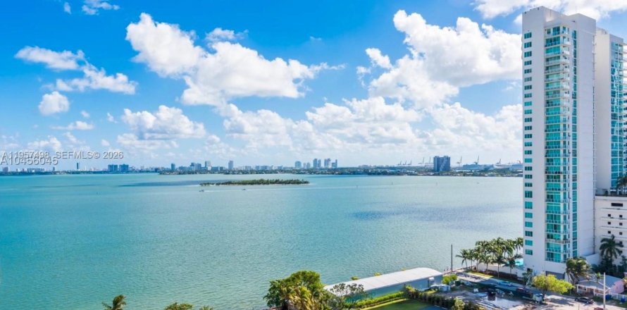 Condominio en Miami, Florida, 1 dormitorio  № 2011465