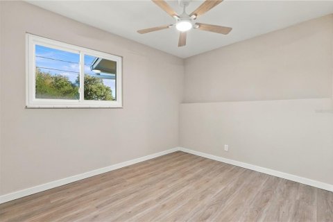 Villa ou maison à vendre à Tampa, Floride: 4 chambres, 176.14 m2 № 2415372 - photo 14
