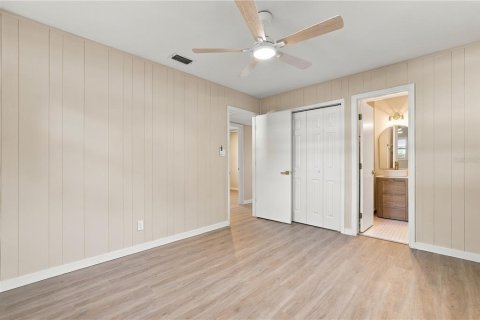 Villa ou maison à vendre à Tampa, Floride: 4 chambres, 176.14 m2 № 2415372 - photo 11