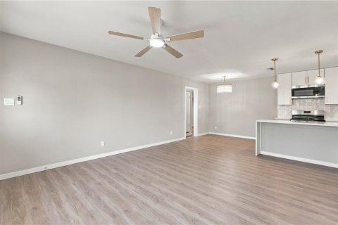 Villa ou maison à vendre à Tampa, Floride: 4 chambres, 176.14 m2 № 2415372 - photo 4
