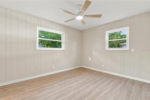 Villa ou maison à vendre à Tampa, Floride: 4 chambres, 176.14 m2 № 2415372 - photo 10