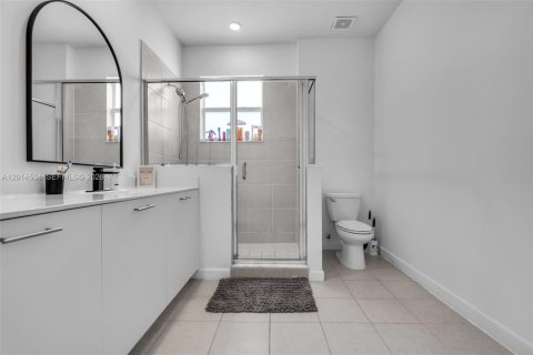 Townhouse in Miami, Florida 3 bedrooms, 157.47 sq.m. № 2076501 - photo 15