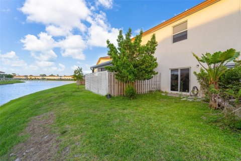 Townhouse in Miami, Florida 3 bedrooms, 157.47 sq.m. № 2076501 - photo 23
