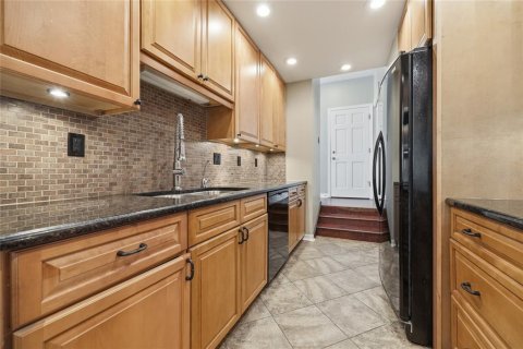 Touwnhouse à vendre à Gainesville, Floride: 2 chambres, 154.4 m2 № 2092199 - photo 12
