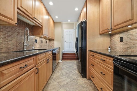 Touwnhouse à vendre à Gainesville, Floride: 2 chambres, 154.4 m2 № 2092199 - photo 11