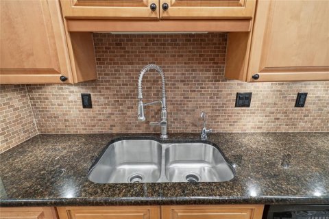 Touwnhouse à vendre à Gainesville, Floride: 2 chambres, 154.4 m2 № 2092199 - photo 10