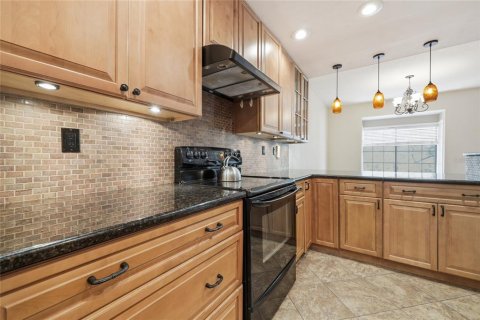 Touwnhouse à vendre à Gainesville, Floride: 2 chambres, 154.4 m2 № 2092199 - photo 8