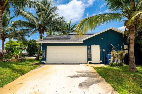House in Haverhill, Florida 4 bedrooms, 241.45 sq.m. № 1874930 - photo 5
