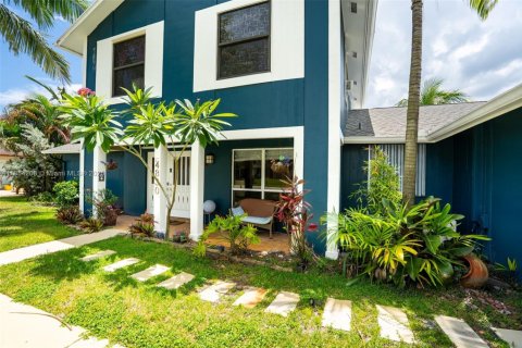 House in Haverhill, Florida 4 bedrooms, 241.45 sq.m. № 1874930 - photo 4
