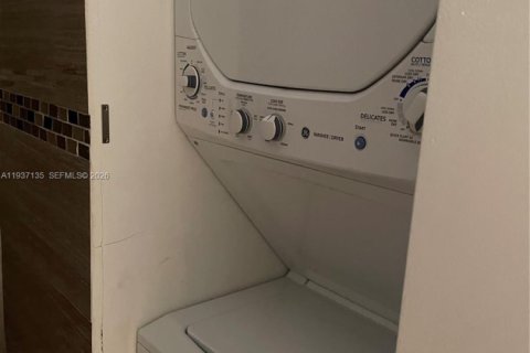 Copropriété à louer à Miami, Floride: 1 chambre, 80.08 m2 № 1995047 - photo 4