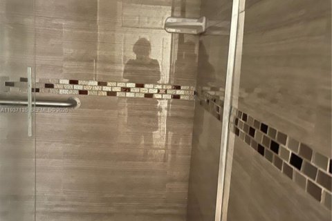 Copropriété à louer à Miami, Floride: 1 chambre, 80.08 m2 № 1995047 - photo 5