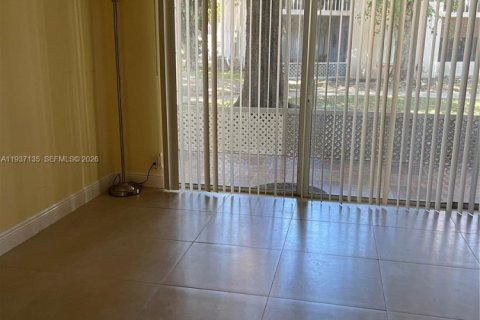Copropriété à louer à Miami, Floride: 1 chambre, 80.08 m2 № 1995047 - photo 7