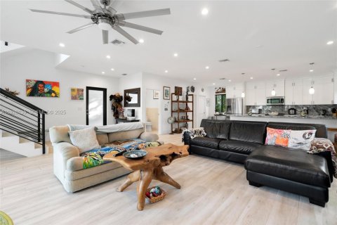 House in Key Largo, Florida 3 bedrooms № 2034922 - photo 4